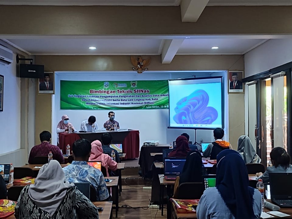 Disperidagin Kota Kediri Gelar Workshop Siinas Bagi Puluhan Pelaku Usaha