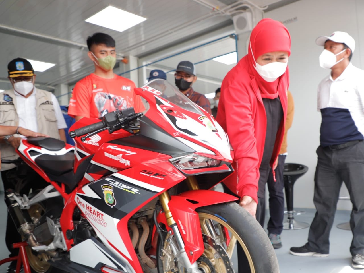 Finish Urutan 13 Motor3, Gubernur Tetap Support Mario Juara