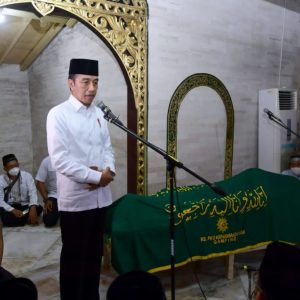 Jokowi: Buya Syafii Maarif Seorang Guru Bangsa Jokowi: Buya Syafii Maarif Seorang Guru Bangsa