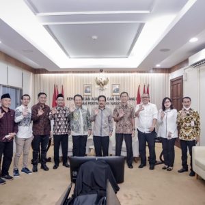 Bupati Jember Laporkan Kondisi Pertanahan, Menteri Sofyan Djalil Siap Tinjau Lokasi Bupati Jember Laporkan Kondisi Pertanahan, Menteri Sofyan Djalil Siap Tinjau Lokasi