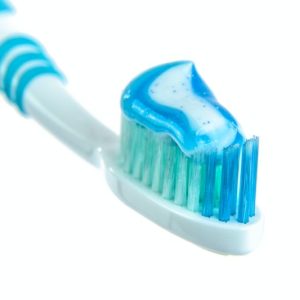 Pilih siwak atau sikat gigi dan odol? Pilih siwak atau sikat gigi dan odol?