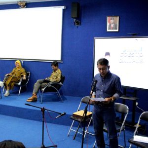 Peringatan Harkitnas Stikosa – AWS Dengan Baca Puisi Jawa