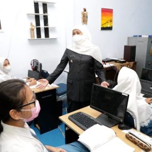 Khofifah : Ada Kuota Khusus untuk Anak Keluarga Tidak Mampu, Buruh dan Penyandang Disabilitas