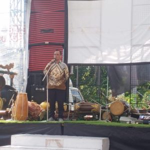 Pemkab Lamongan dan Komnasdik Jatim Gelar Festival Ekonomi Kreatif Pemkab Lamongan dan Komnasdik Jatim Gelar Festival Ekonomi Kreatif