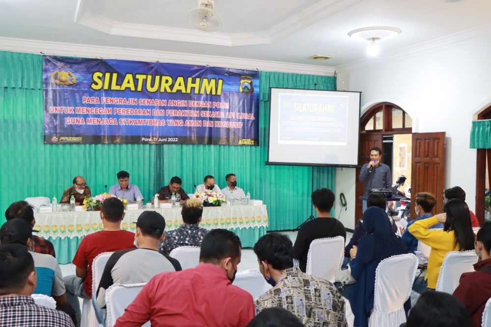 Kegiatan penyuluhan hukum kepada perajin senapan angin di Kabupaten Kediri