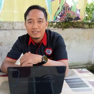 Bapak Masa Lalu, Ibu Masa Depan