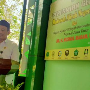 Kakanwil Kemenag Jatim Resmikan Gerbang Utama MAN Sidoarjo