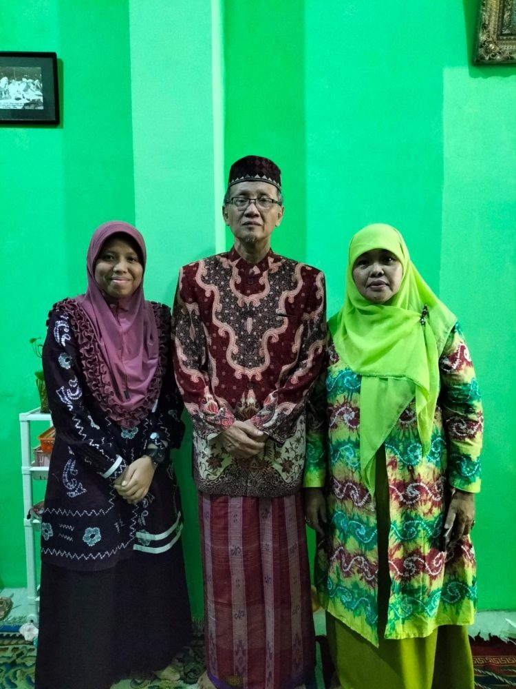 K.H. Mohammad Naser, dibalik Sukses Santri Capai Profesor