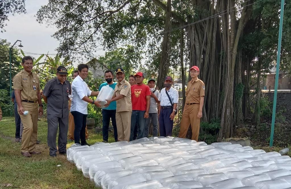 Pemkab Kediri Tebar Benih Ikan di Perairan Umum Wilayah Kabupaten