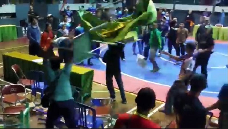 Porprov Jatim VII Amburadul, Ricuh di Cabor Silat