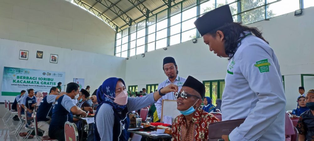 LAZISNU Salurkan 10Ribu Kacamata Gratis kepada Guru Ngaji, Santri dan Dhuafa