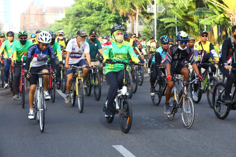 20Ribu Masyarakat Jatim Meriahkan Gowes Tahun Baru Hijriyah, Gubernur : Ini Bentuk Kebangkitan Guyub Rukun Seduluran