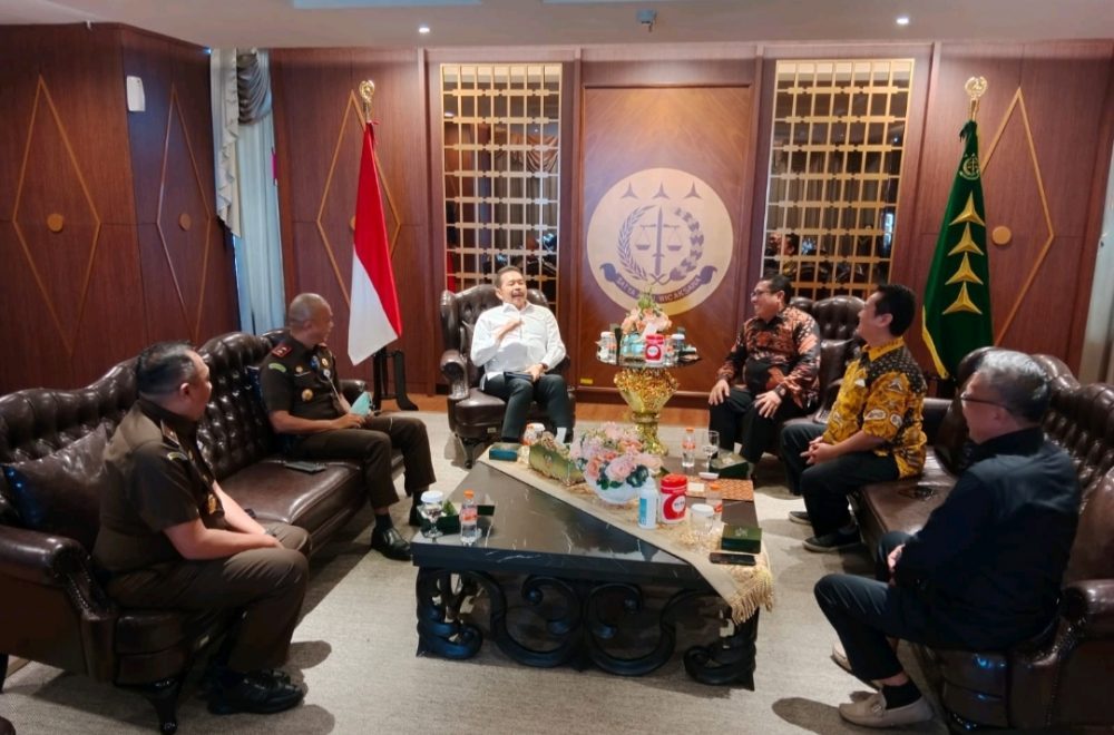 Jaksa Agung ST Burhanuddin Meminta SMSI Kawal Kinerja Jaksa