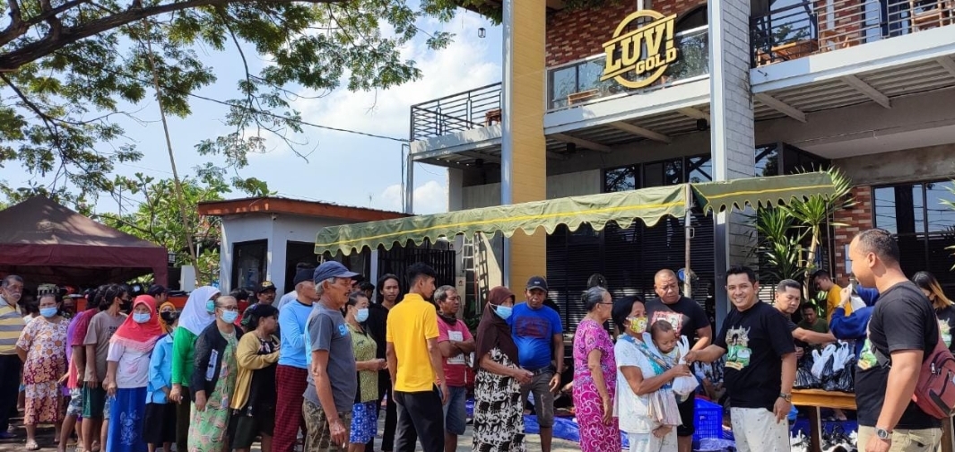 Rayakan Idul Adha 1443 H, PT LISA Bagikan Daging Hewan Kurban Kepada Warga