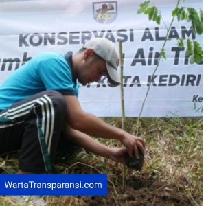 Konservasi Sumber Mata Air, KNPI Kota Kediri Tanam Ratusan Pohon Konservasi Sumber Mata Air, KNPI Kota Kediri Tanam Ratusan Pohon