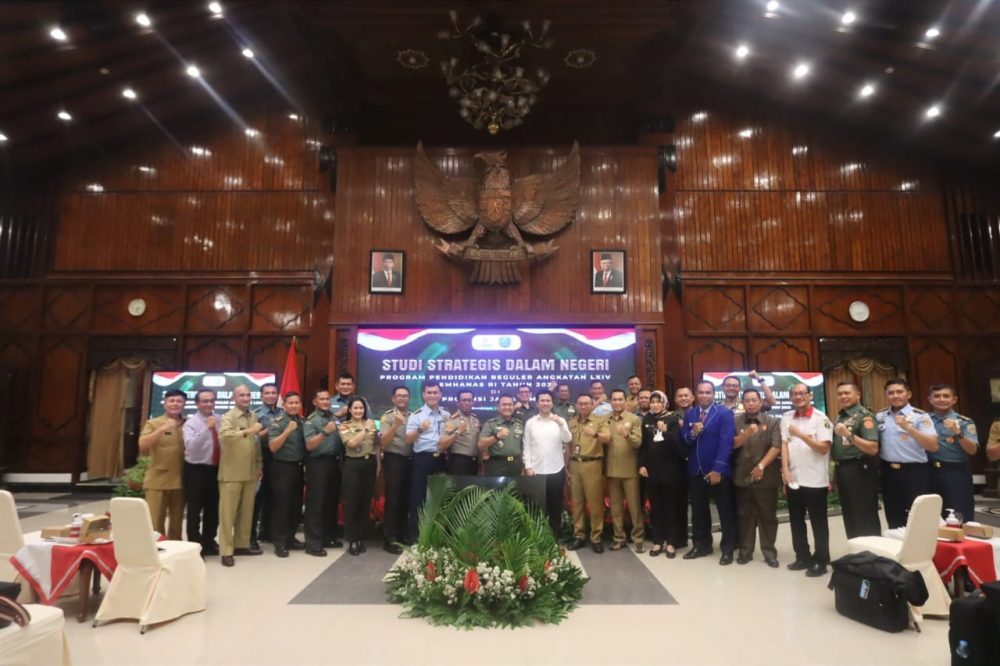 Didepan PPRA Lemhanas RI, Emil Jelaskan Program Gubernur Entas Kemiskinan Melalui PKH Plus