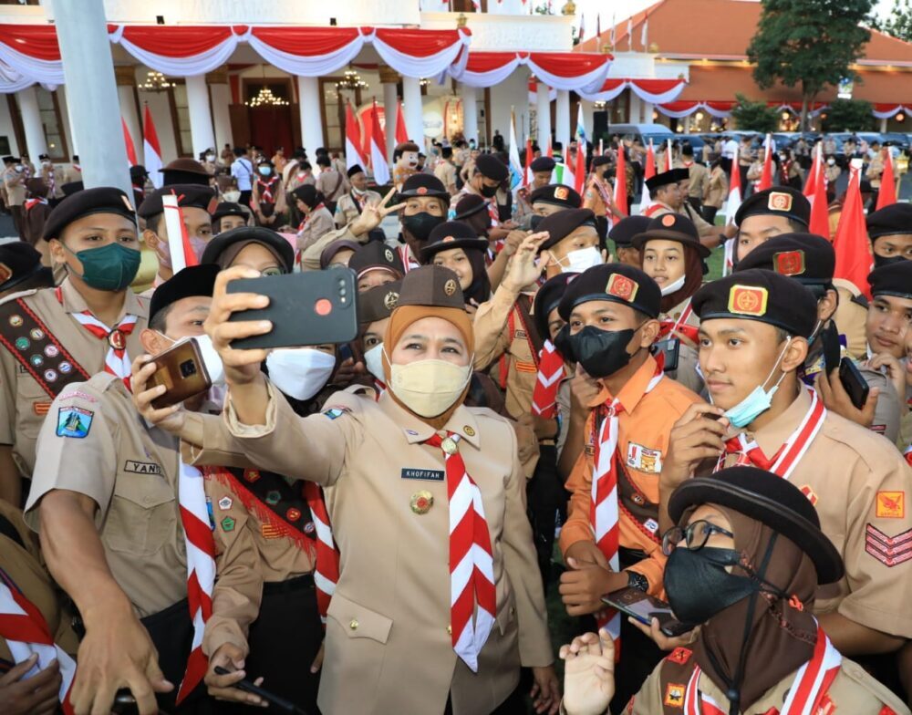 Gubernur Lepas Kontingen Pramuka Jatim ke Jamnas XI Cibubur