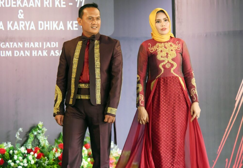 HUT RI Ke – 77, Warga Binaan Lapas Banyuwangi Antusias Ikuti Fashion Show