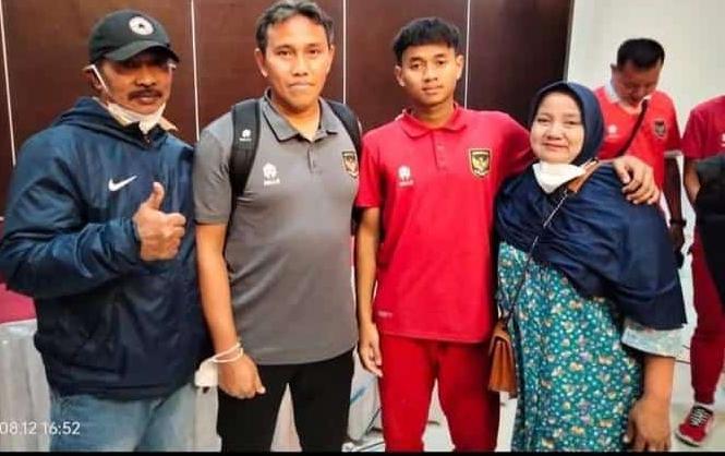 Nobar Final Indonesia Vs Vietnam, Warga Gelar Tahlil Untuk Kemenangan Timnas