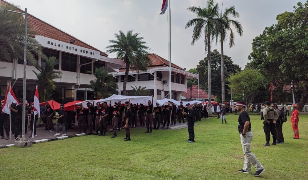 Kirab Bendera Merah Putih di Kota Kediri Semarakkan HUT RI ke-77