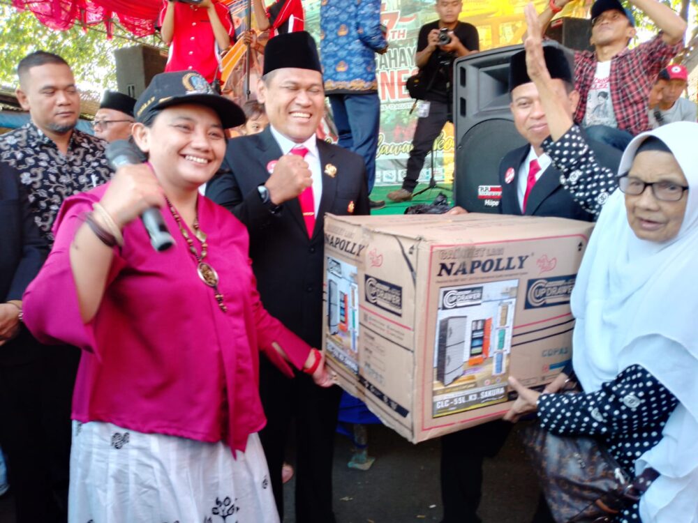 Di Pasar Sayur, Ketua DPRD Magetan Jadi Irup Upacara HUT Kemerdekaan ke 77