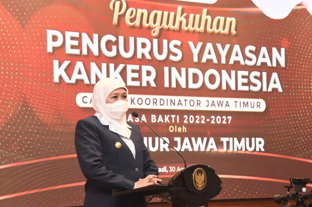 Gubernur Khofifah Kukuhkan Pengurus Yayasan Kanker Jatim