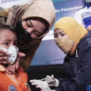 Wali Kota Mojokerto Ning Ita Targetkan 7.600 Anak Imunisasi Wali Kota Mojokerto Ning Ita Targetkan 7.600 Anak Imunisasi