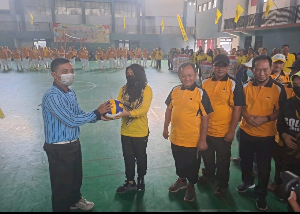 Ketua DPD Golkar Jatim Buka Turnamen Voli Putri Piala Ketua DPD Golkar Kab Mojokerto