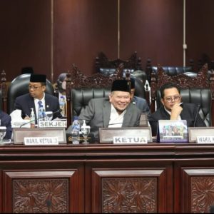 Sidang Paripurna ke-13 DPD RI Berlangsung Panas   