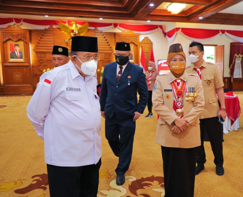 Pimpin Apel Besar Hari Pramuka ke-61, Gubernur Khofifah Ajak Gelorakan Pengabdian Tanpa Batas