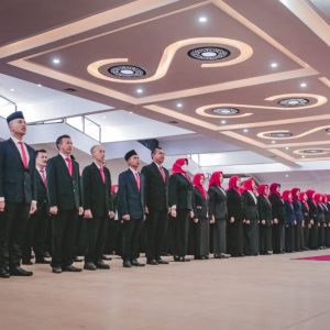 Ratusan Pejabat Dilantik, Bupati Hendy Wanti-wanti ASN tak Boleh Terlibat Politik Ratusan Pejabat Dilantik, Bupati Hendy Wanti-wanti ASN tak Boleh Terlibat Politik
