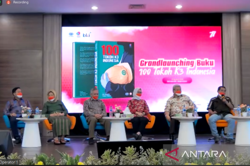 Para Tokoh Tuangkan Pesan Bagi Kemajuan K3 Indonesia Lewat Buku