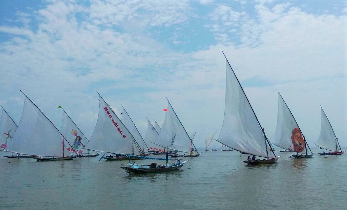 Semarak Pesta Rakyat dan Lomba Perahu Layar di THP Kenjeran