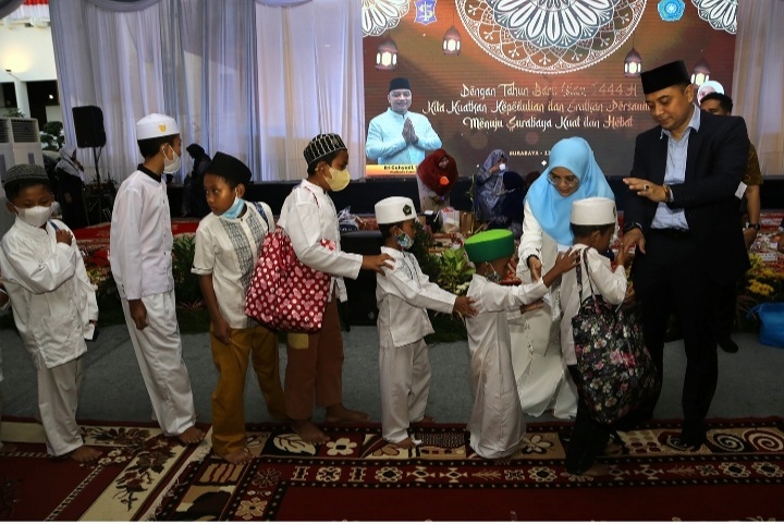 Ribuan Anak Yatim Piatu dari 12 PA Doa dan Zikir Bersama Wali Kota Eri