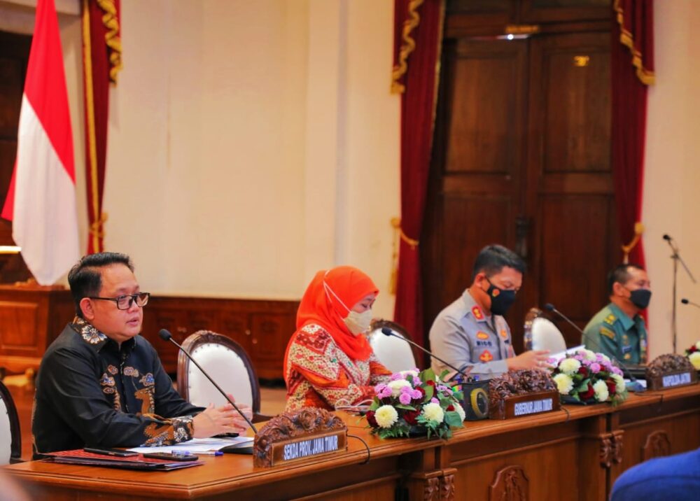 Gubernur Khofifah Pastikan Stok BBM dan LPG 3Kg Cukup