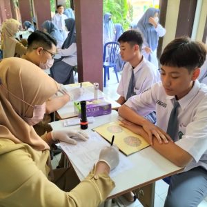 Tim Puskesmas Buduran Screening Siswa MAN Sidoarjo Tim Puskesmas Buduran Screening Siswa MAN Sidoarjo