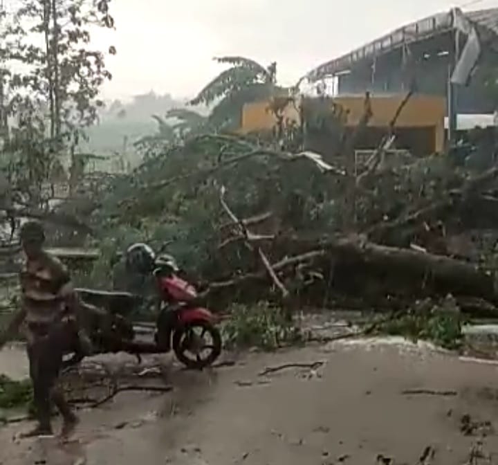 Puluhan Rumah di Madiun Hancur Diterjang Puting Beliung
