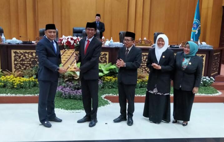 Saifuddin Zuhri : Fraksi PDI Perjuangan DPRD Surabaya Dukung Harga BBM Naik