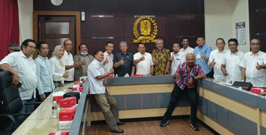 Jadi Komandan Kontingen Porwanas, Ketua DPRD Jatim Beri ‘Syarat’ Juara Umum