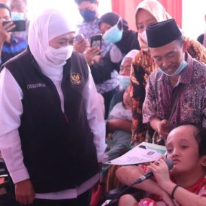 Ojek, Pengemudi Mikrolet, Disabilitas Terima Bantuan Perlindungan Sosial dari Gubernur Khofifah Ojek, Pengemudi Mikrolet, Disabilitas Terima Bantuan Perlindungan Sosial dari Gubernur Khofifah