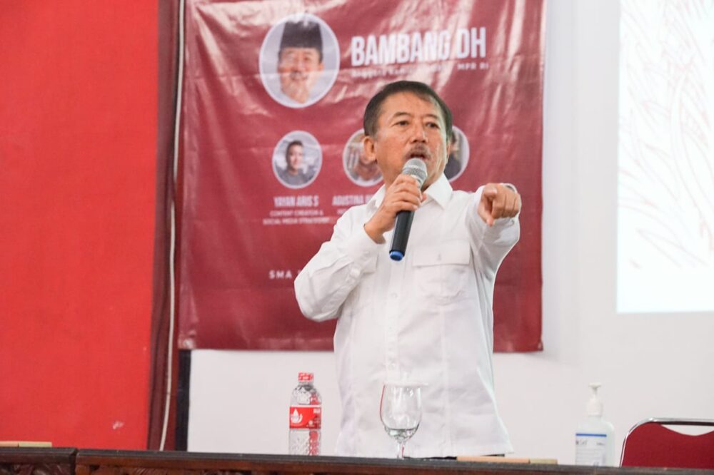 Gelar Sosialisasi 4 Pilar, Bambang DH Bangkitkan Semangat Para Pelajar
