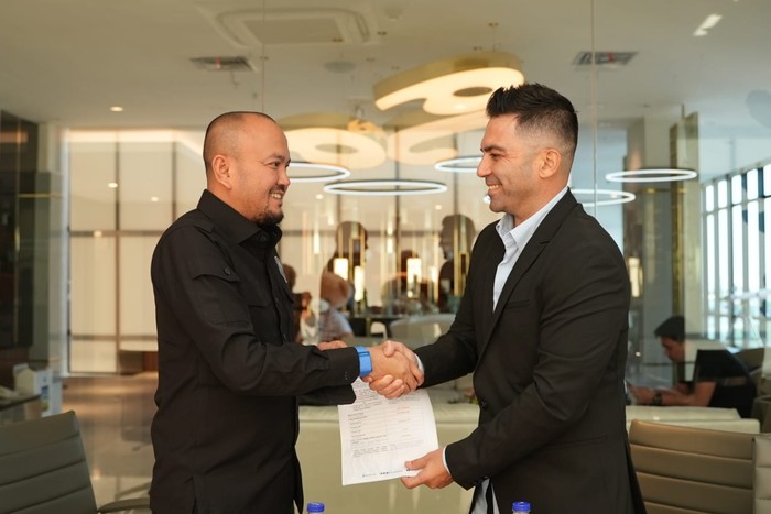 Arema FC Angkat Javier Roca Jadi Pelatih Pengganti Almeida