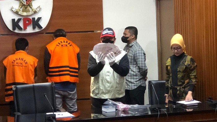 Ditahan KPK, MA Berhentikan Sementara Hakim Agung Sudrajad Dimyati