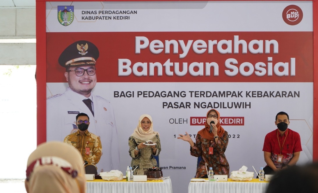 Pemkab Kediri Berikan Bantuan Modal Bagi Pedagang Terdampak Kebakaran Pasar Ngadiluwih