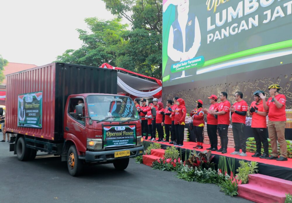 Kendalikan Inflasi, Puluhan Truk Angkut Kebutuhan Pangan Menuju 25 Titik