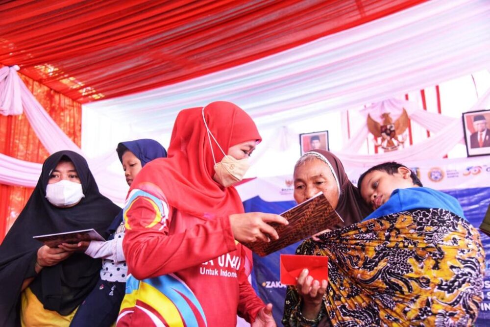 Kolaborasi IKA UNAIR dan Pemprov Jatim Gelar Pasar Murah di Tuban