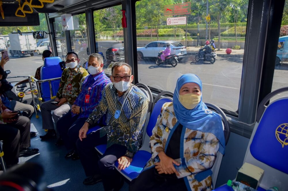 Gubernur Khofifah Luncurkan Bus Listrik Merah Putih E-Inobus PT INKA