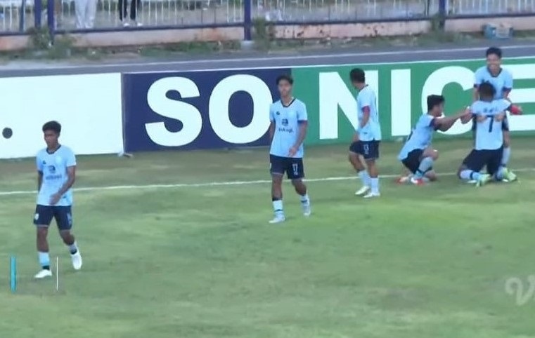 Hadiah Penalti Bawa Persela Raih Kemenangan Perdana