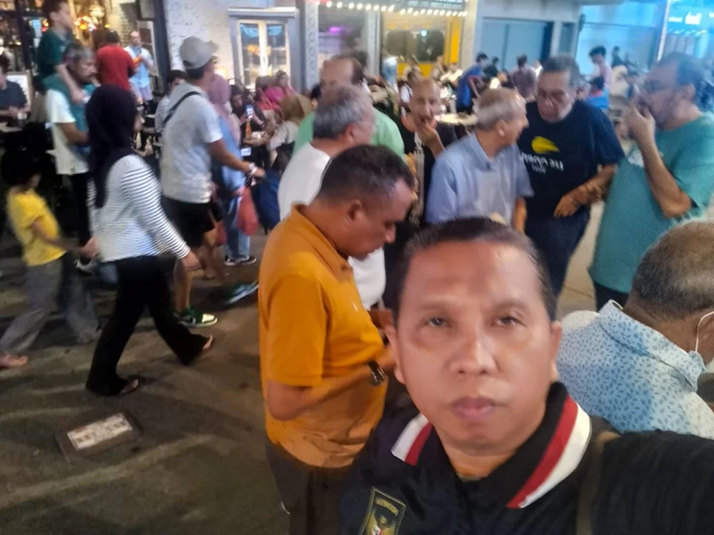 Jalan-jalan di Bukit Bintang Potret Persuadaraan Berbangsa (2)