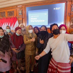 Perluas Konsumen Ning Ita Fasilitasi UMKM Mengakses Pasar Online Perluas Konsumen Ning Ita Fasilitasi UMKM Mengakses Pasar Online